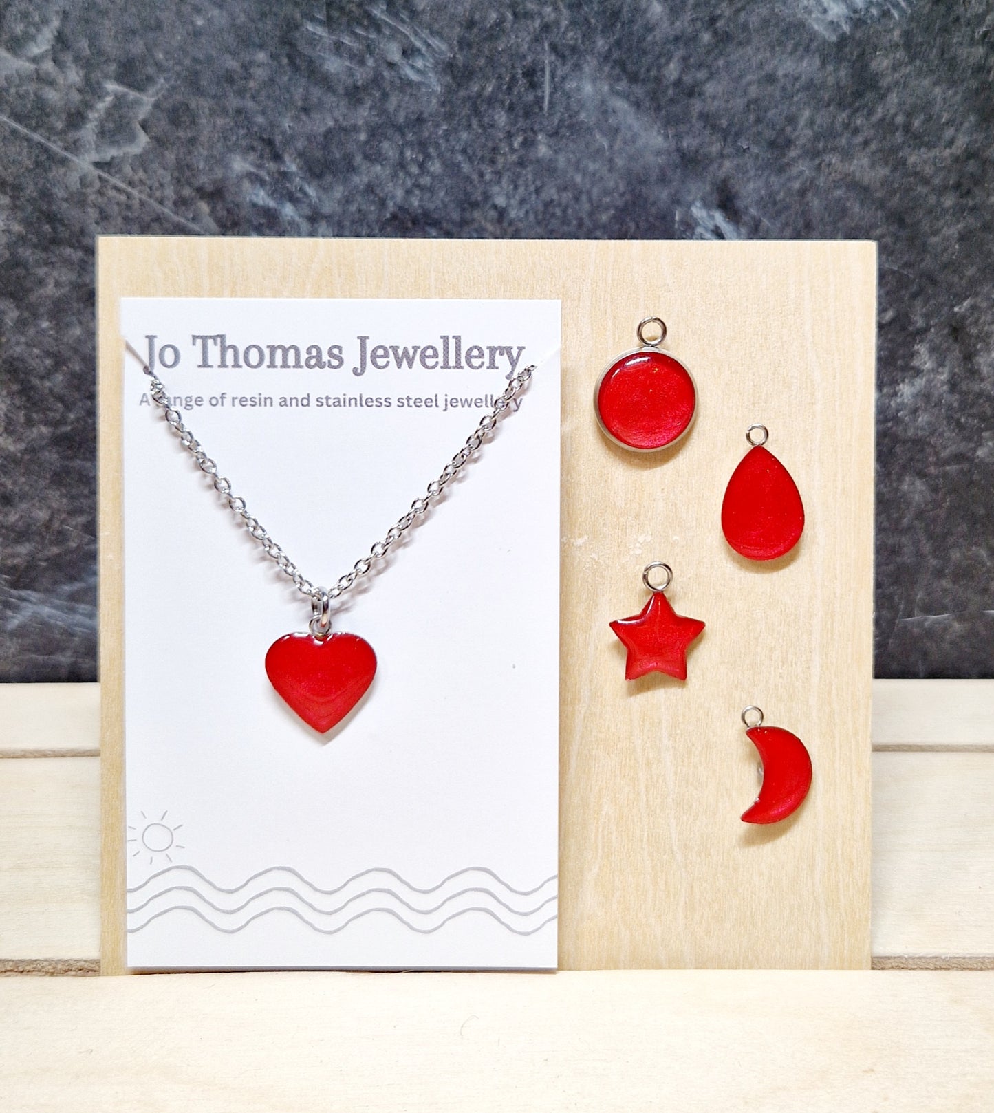 Mini charm pendants Red pearl
