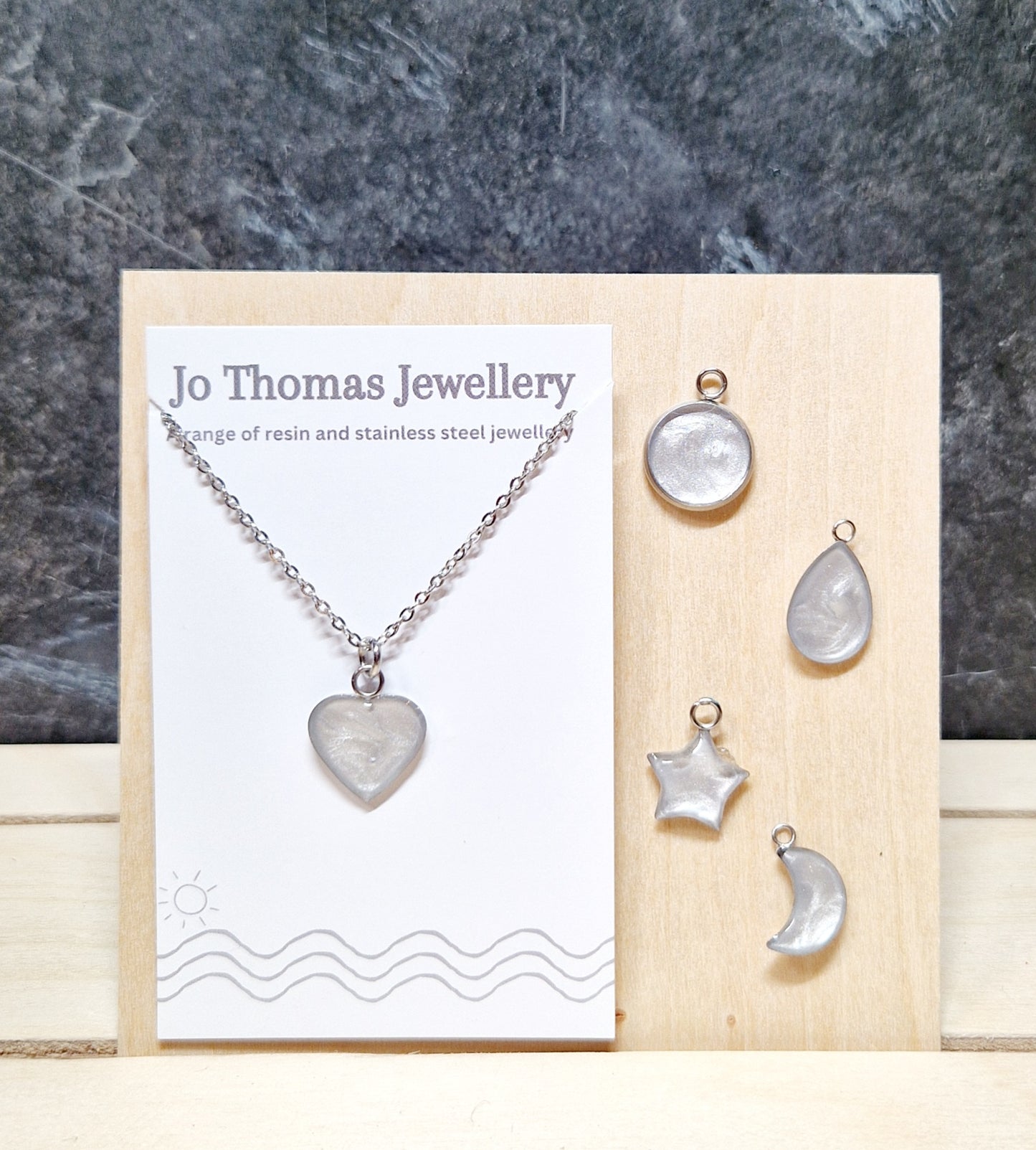 Mini charm pendants Metallic silver