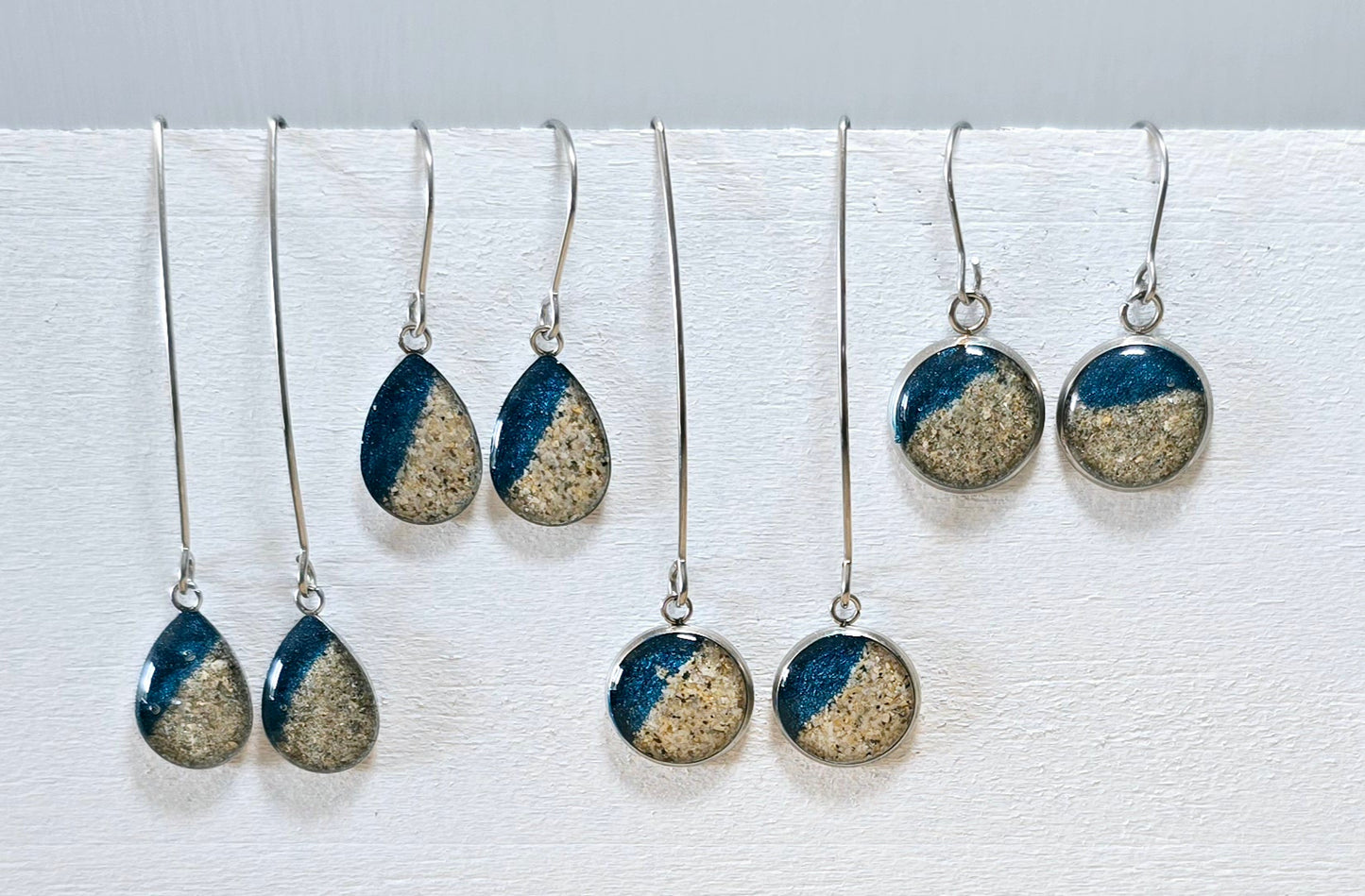 Plain Shoreline drop earrings
