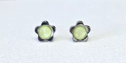 Daisy studs