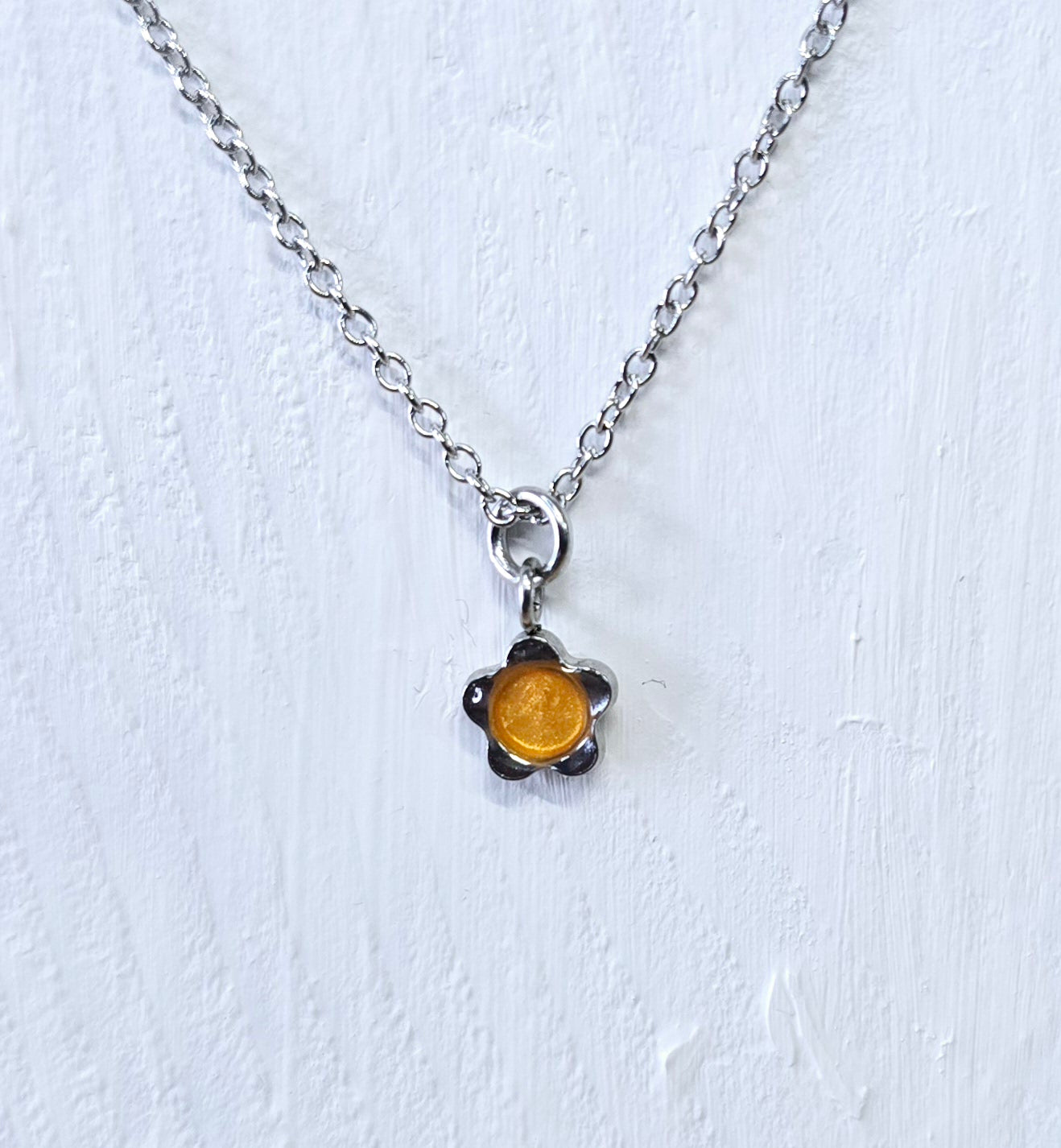 Daisy pendants