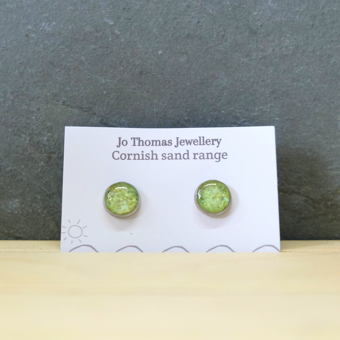 Cornish sand round studs