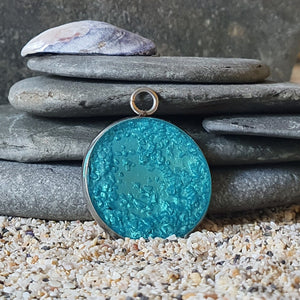 Sand & Waters edge blue round pendant