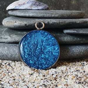 Sand & Bay blue round pendant