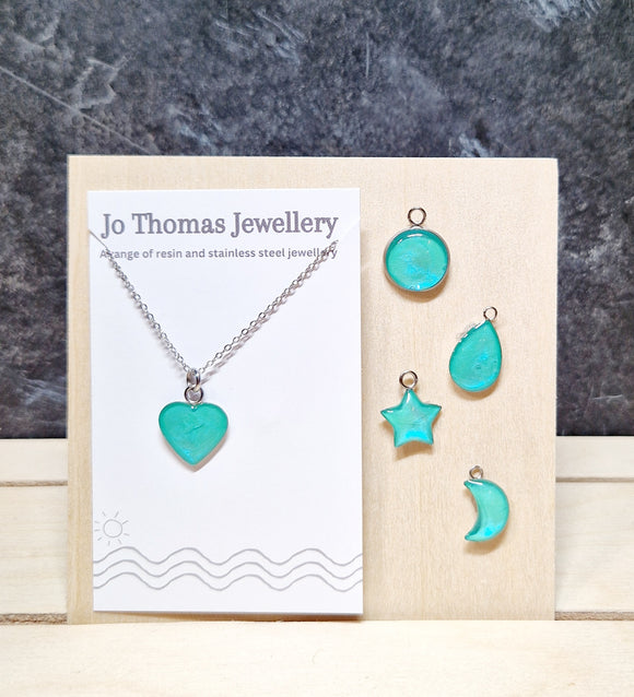 Mini charm pendants Sea green pearl